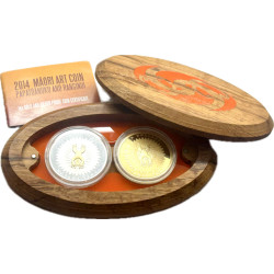 Sada zlaté a stříbrné mince...